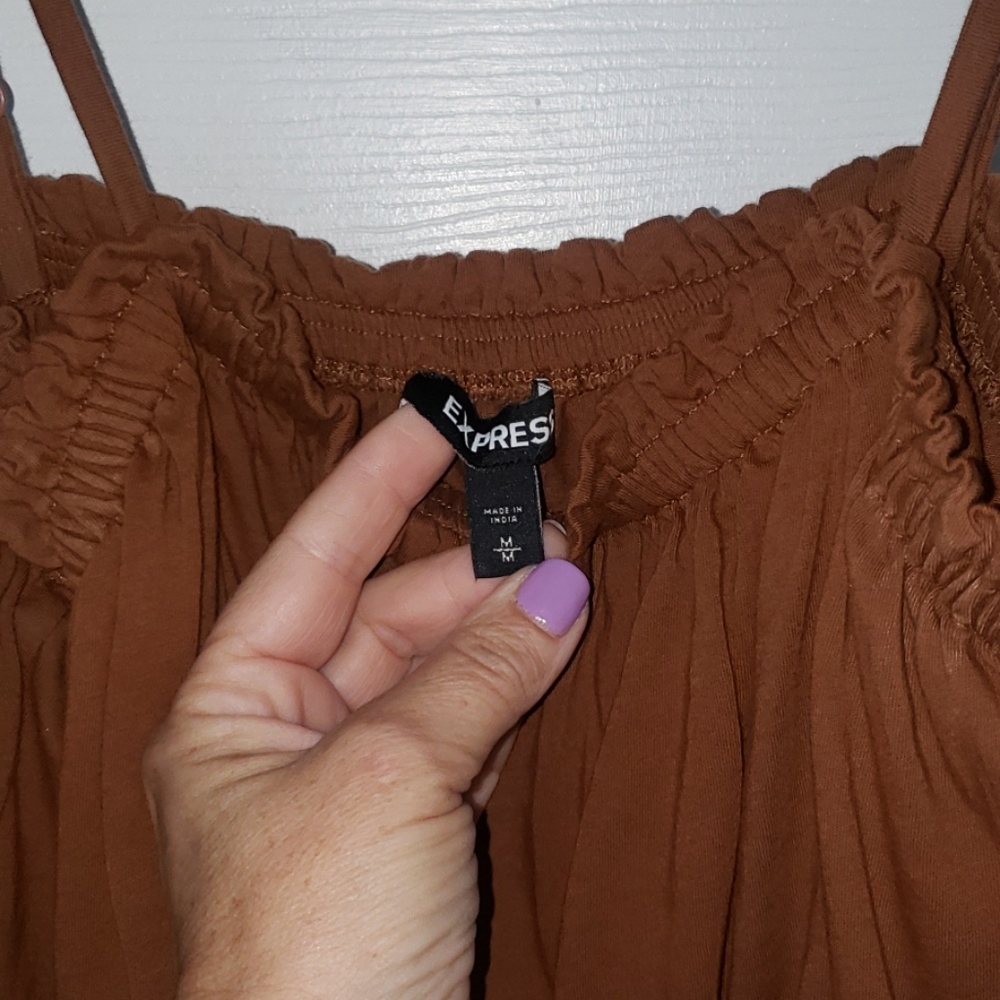 Express Ruffle Tank - Picture 2 of 4